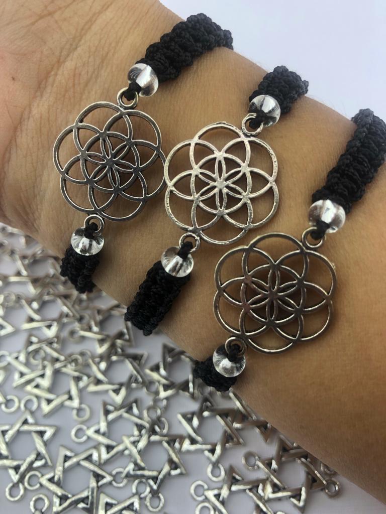 - 12 PULSERA CON DIJE CELTA -