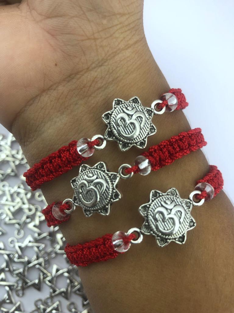 - 12 PULSERA CON DIJE CELTA OM -