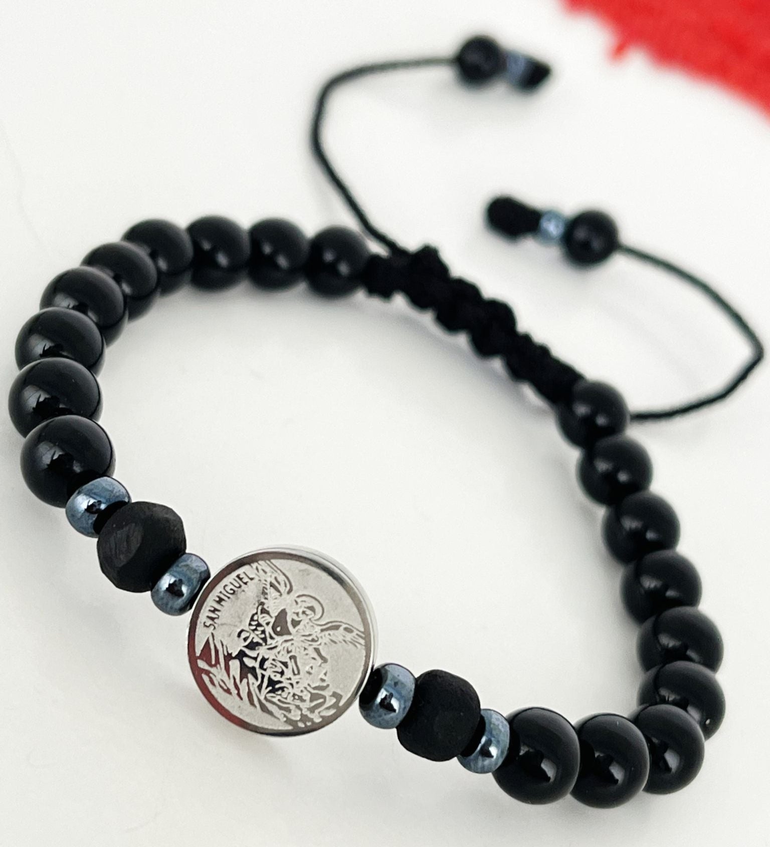Pulsera Medalla Virgen de la Chinita y San Miguel Arcángel suministrada por cliente