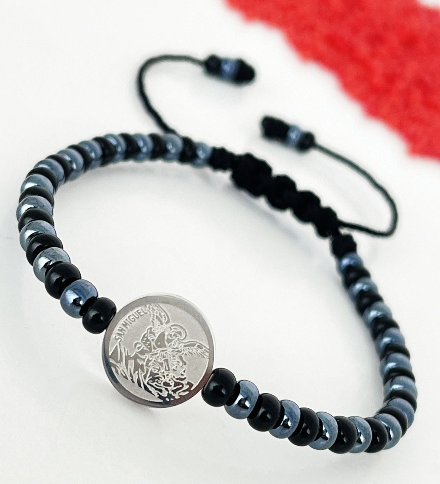 Pulsera Medalla Virgen de la Chinita y San Miguel Arcángel suministrada por cliente