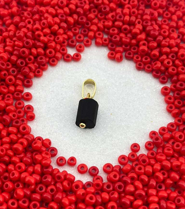 Dije Azabache puño cuadrado